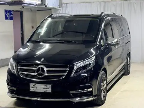 Mercedes-Benz V-Class 2017 — фото 1