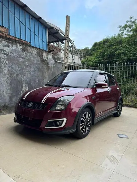 Suzuki 雨燕 2015