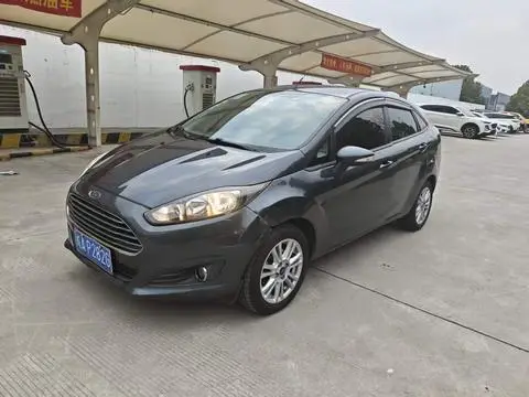 Ford 嘉年华 2013