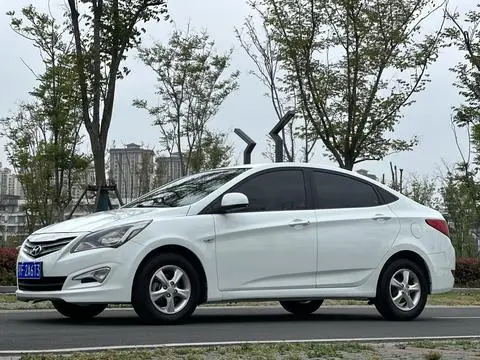 Hyundai 瑞纳 2014