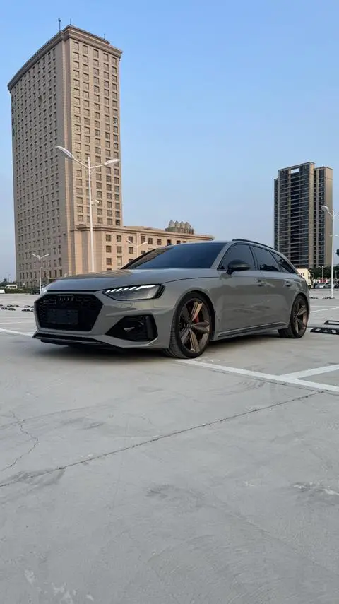 Audi RS 4 2022