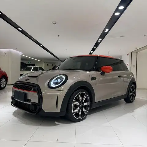 MINI MINI 2023