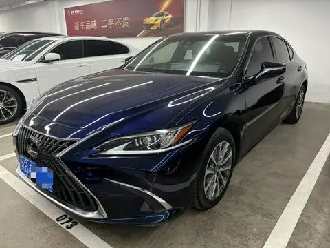 Lexus ES 2022