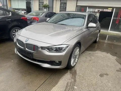 BMW 3 Series 2018 — фото 1