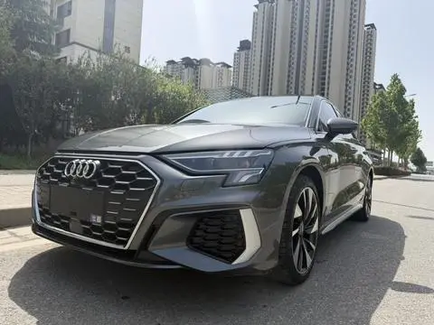 Audi A3 2023 — фото 1