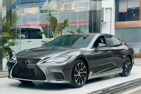 Lexus LS 2021