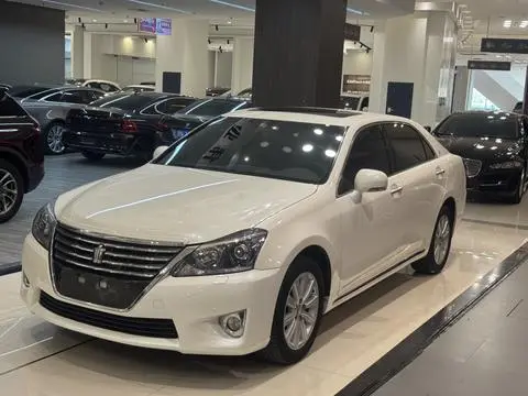 Toyota Crown 2012