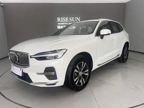 Volvo XC60 2025 — фото 1