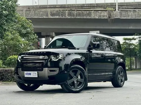 Land Rover 卫士 2024 — фото 1