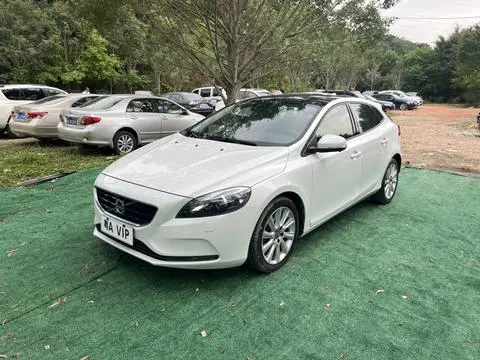Volvo V40 2016