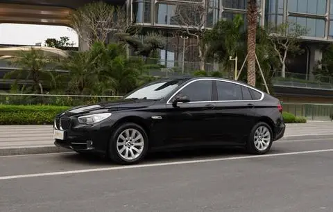 BMW 5 Series GT 2013