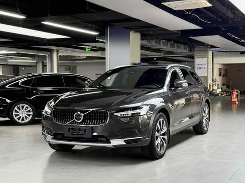 Volvo V90 2024
