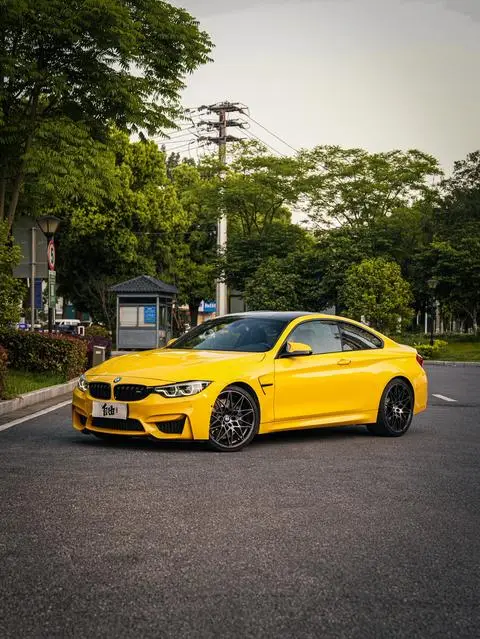 BMW M4 2017 — фото 1