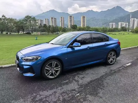 BMW 1 Series 2019 — фото 1