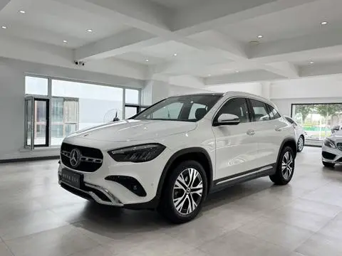 Mercedes-Benz GLA 2024