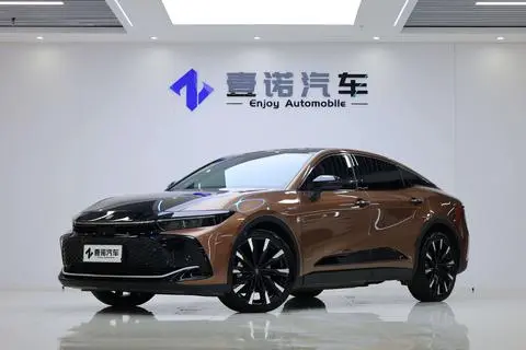 Toyota CrownSportCross 2023
