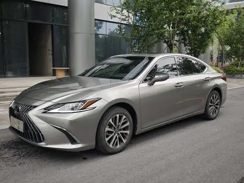 Lexus ES 2024