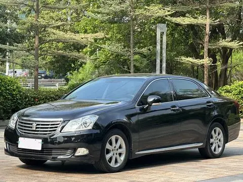 Toyota Crown 2010