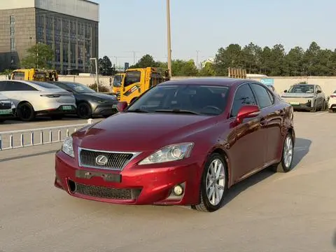 Lexus IS 2011