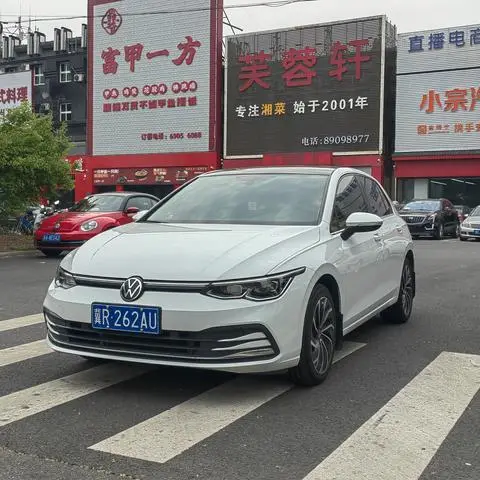 Volkswagen Golf 2023