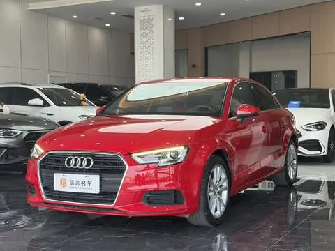 Audi A3 2018 — фото 1