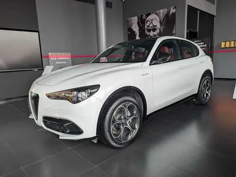 Alfa Romeo Stelvio斯坦维 2023