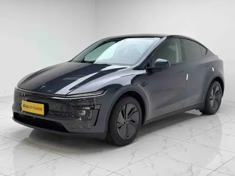 Tesla Model Y 2025