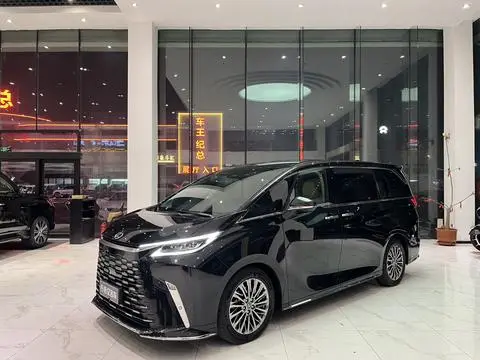 Lexus LM 2025