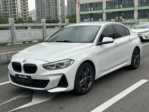 BMW 1 Series 2021