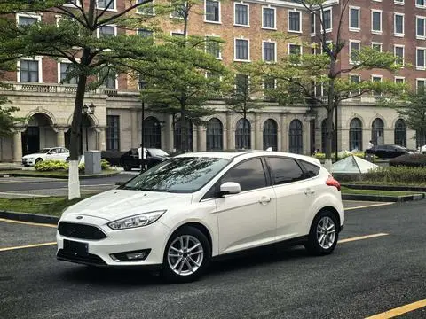 Ford Focus 2017 — фото 1