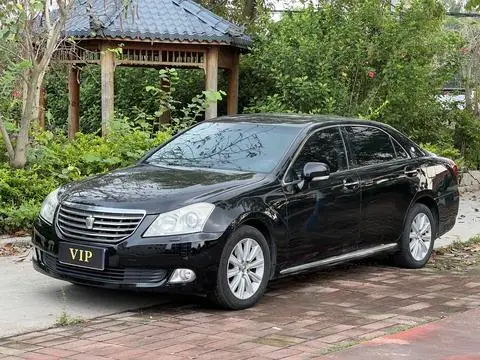 Toyota Crown 2010