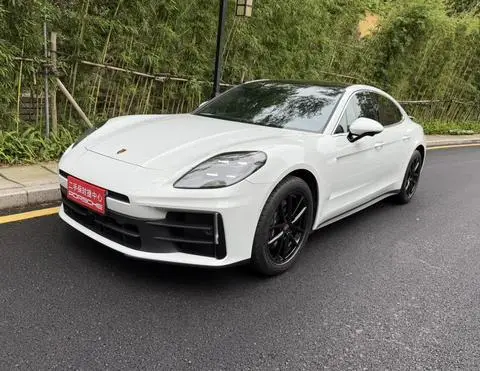 Porsche Panamera 2024