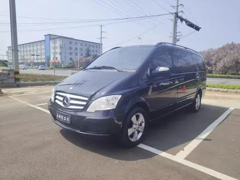 Mercedes-Benz 唯雅诺 2013