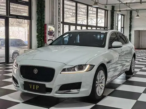 Jaguar XFL 2020 — фото 1