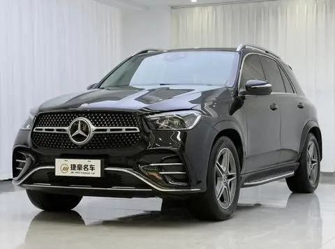 Mercedes-Benz GLE 2024 — фото 1