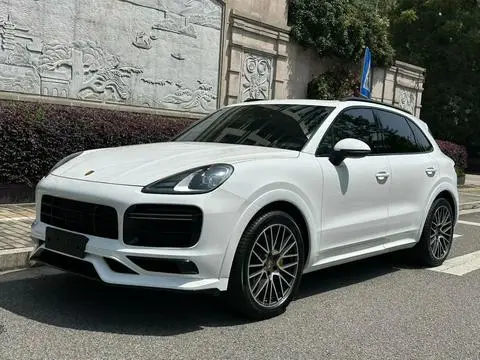 Porsche Cayenne 2019 — фото 1
