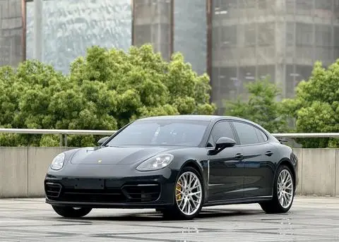 Porsche Panamera 2022