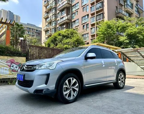 Citroën C4 AIRCROSS 2013