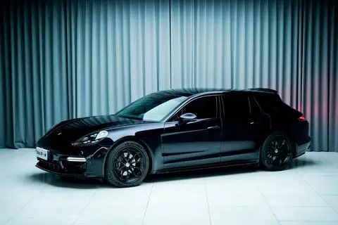 Porsche Panamera 2023