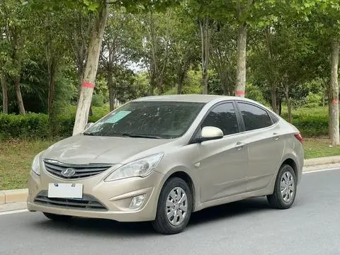 Hyundai 瑞纳 2010