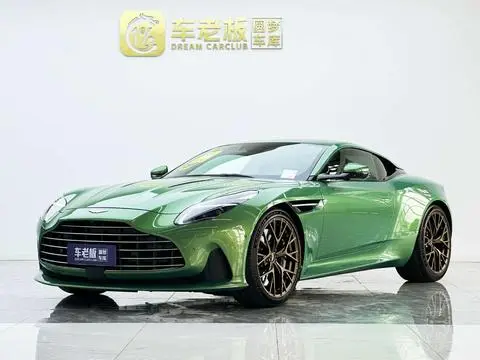 Aston Martin DB12 2024