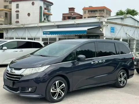 Honda 奥德赛 2015 — фото 1