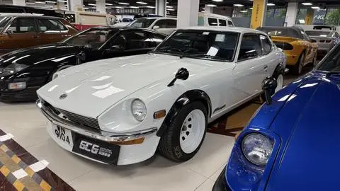 Nissan Fairlady Z 1969 — фото 1