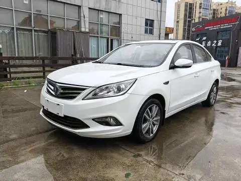 Changan Eado 2015 — фото 1