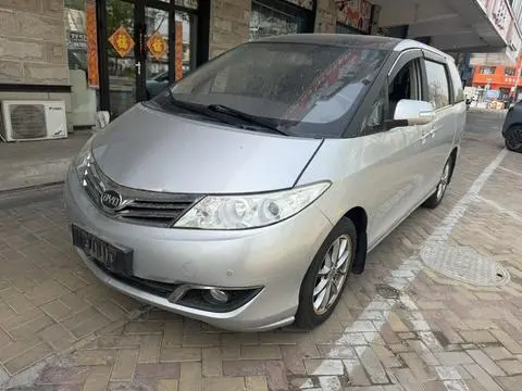 BYD M6 2015