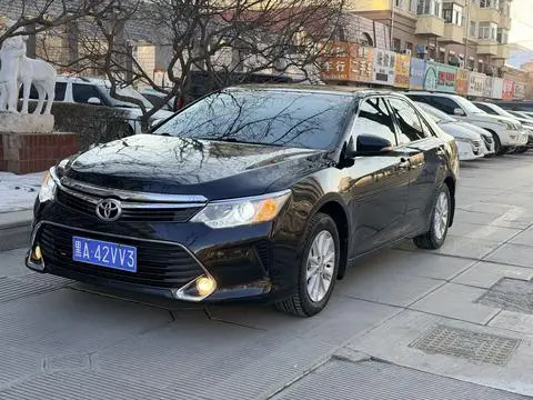 Toyota Camry 2016 — фото 1