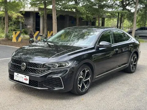 Volkswagen Passat 2024