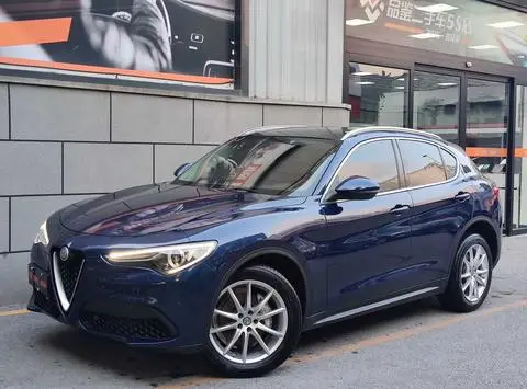 Alfa Romeo Stelvio斯坦维 2017