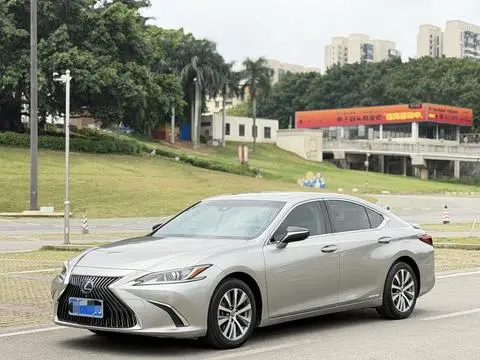 Lexus ES 2018