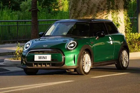 MINI MINI 2022